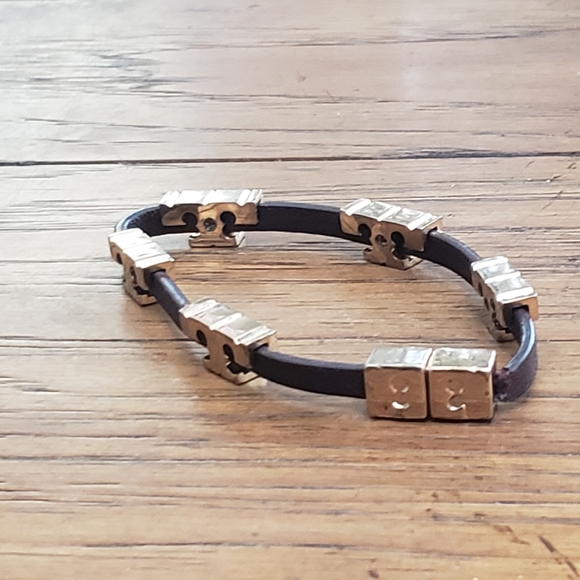 Tory Burch Serif T Brown Leather Bracelet - Picture 7 of 11